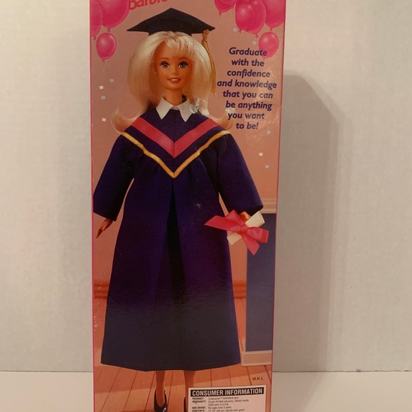 Graduation Barbie Class of 96 - Picture 2 of 6